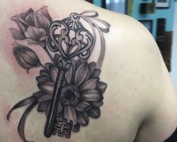 Karly-Clearly-tattoo135